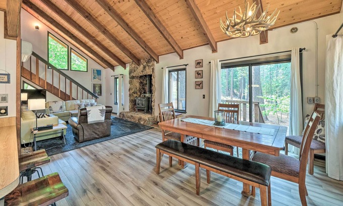 Arnold Cabin | All-Seasons Getaway w/Grill - 4Mi to Big Trees SP!