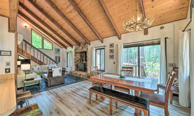 Arnold House | All-Seasons Getaway with Grill - 4Mi to Big Trees SP!