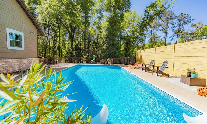 Havana House | All the best amenities in a convenient, yet private, home for large families