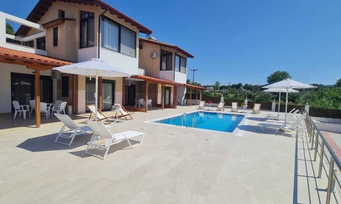 Ormos Panagias Villa | Allegro is a complex of 3 detached villas