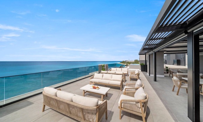 Brighton Villa | Allure 102 Summary: D