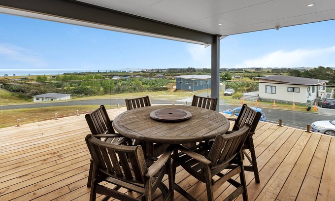 Karkari Peninsula House | Alluring Bay Heights - Whatuwhiwhi Holiday Home