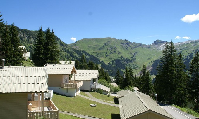 Araches-la-Frasse Villa | Alluring Chalet in Rhone Alpes with Swimming Pool