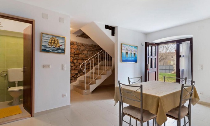 Krmed House | Alluring Holiday Home in Rovinj with Private Terrace