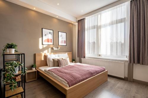 Erzsebetvaros Apartment | Alma - Sunny central three bedroom apartment