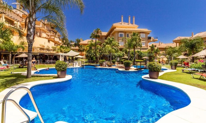 Marbella Apartment | Aloha Hill Club