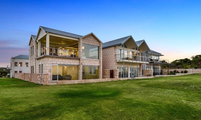 Waterhouse House | Aloha Waterfront Properties
