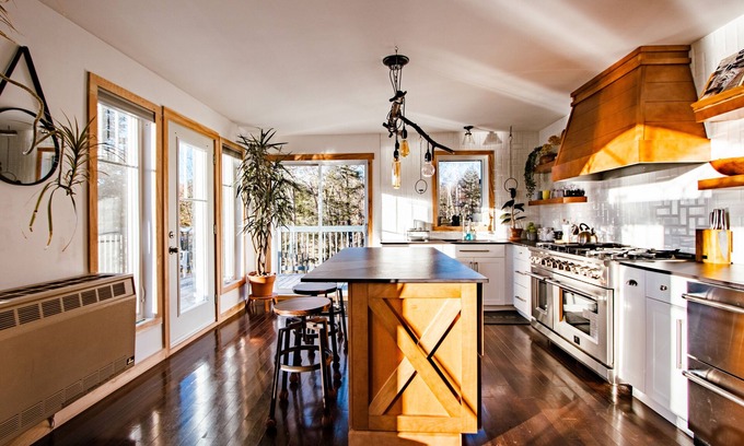 Amherst Ski Chalet | Alone in Off-The-Grid Chalet /No Neighbors!