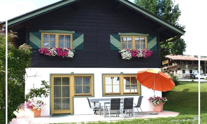 Ellmau Apartment | Alpenchalet ELLMAU - CHALET with 3 sep. Bedroom/2 bathrooms/sep. WC