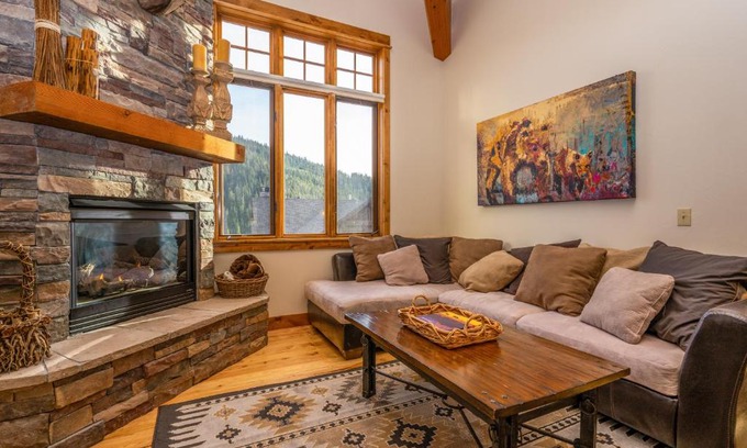 Big Sky House | Alpenglow 34A