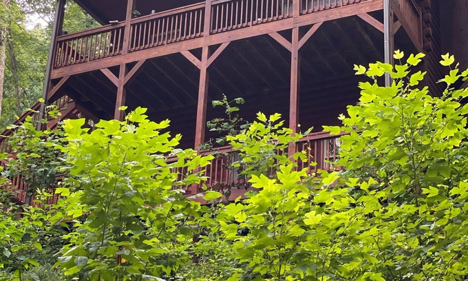 Helen Cabin | Alpenhaus Cabins Real Log Home in Helen Ga Mountains with hot tub and balconies