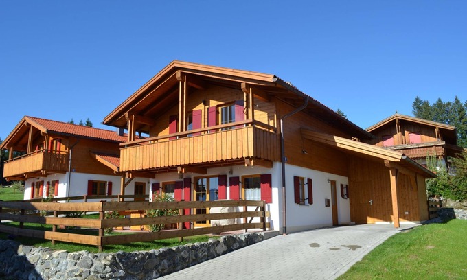 Lechbruck House | Alpensee - sauna, Swedish stove, terrace, W Lan, dog allowed, fenced garden