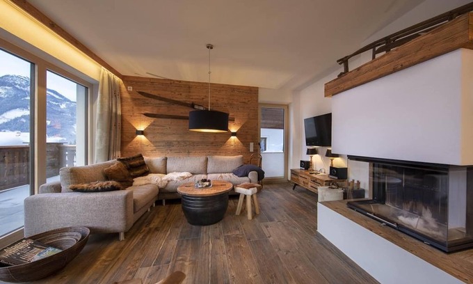 Schonbach Ski Chalet | Alpine Chalet Retreat in Rossberg