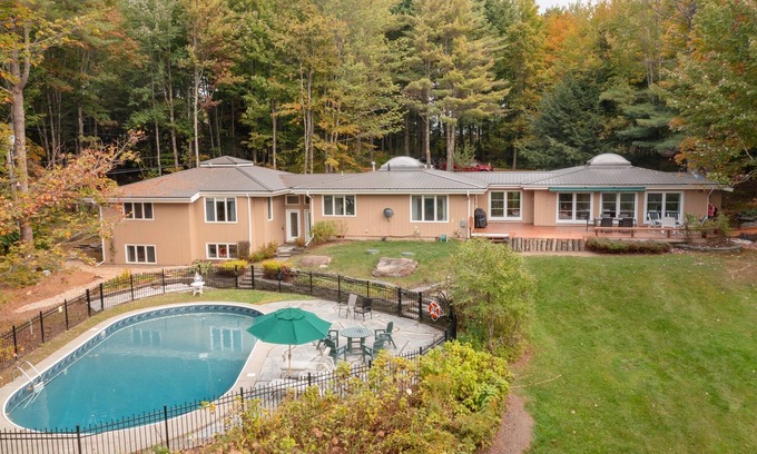 Stowe Area House | Alpine Chateau Stowe-7 BR-6 bath-Game Room, Firepit, Pool!