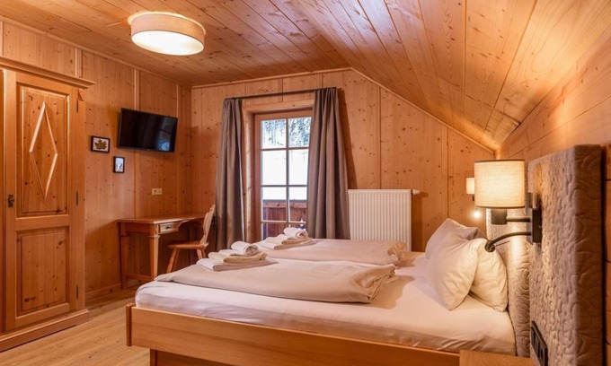 Pichl-Preunegg Apartment | Alpine hut "Hirtabua" - Almwelt Austria