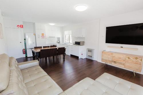 Jindabyne Apartment | Alpine Mountain View 34