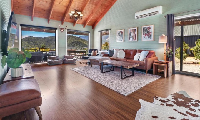 Merrijig House | Alpine Twin Heights