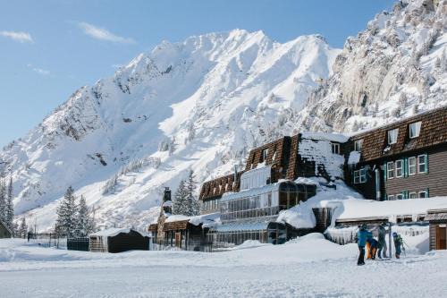 Salt Lake Mountain Resorts Cabin | Alta Peruvian Lodge