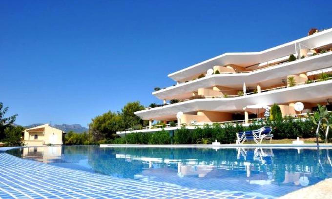 Altea la Vella Apartment | Altea Nova apartment, 2 pools, golf, beach, mountaineering and much more.