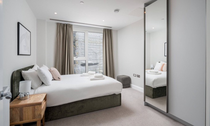 Nine Elms Apartment | ALTIDO 2BR Apt w/terrace in Nine Elms