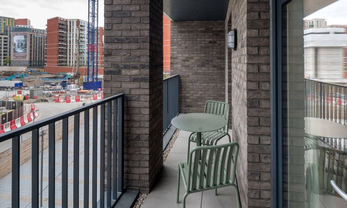 Nine Elms Apartment | ALTIDO 2BR flat w/terrace in Nine Elms