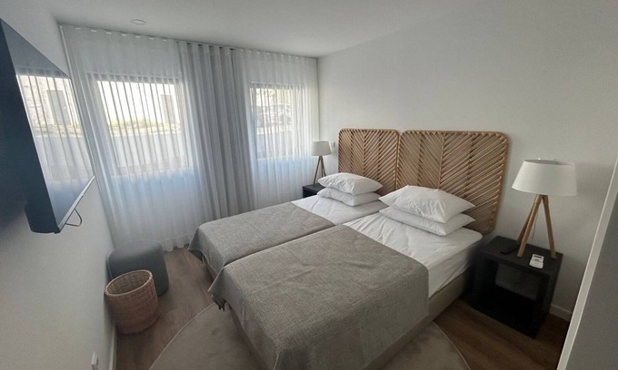 Ponta Delgada Apartment | Alto Do Forte 01