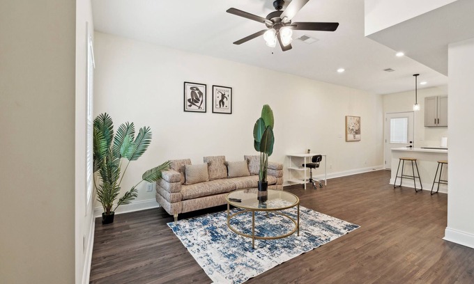 Clarksville Apartment | Alto O4 I Modern New Construction 2Bd Apartment