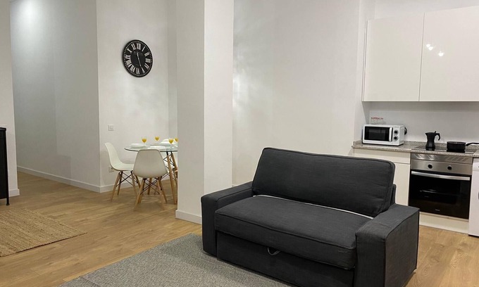 La Latina Apartment | Aluche Aparment B