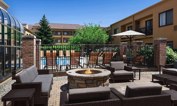 Middletown Hotel | Always a Great Idea To Unwind! Near Chateau-sur-Mer, Free Parking, Pet-Friendly