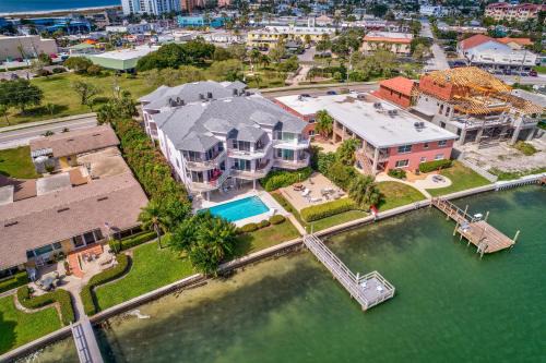 Treasure Island House | Amadeus 2