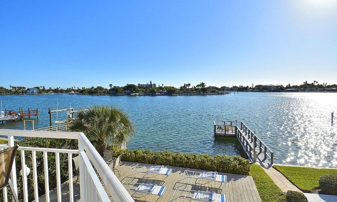 Treasure Island House | Amadeus 3