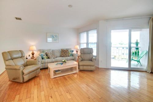 Treasure Island House | Amadeus 6