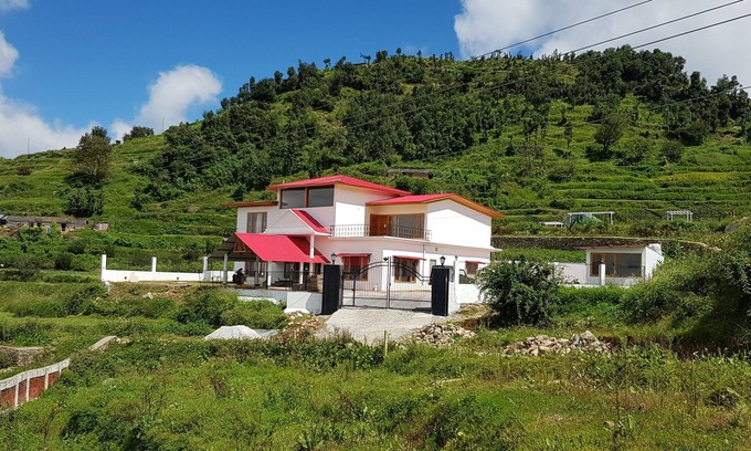 Tehri Range Villa | Amala - abode in the clouds