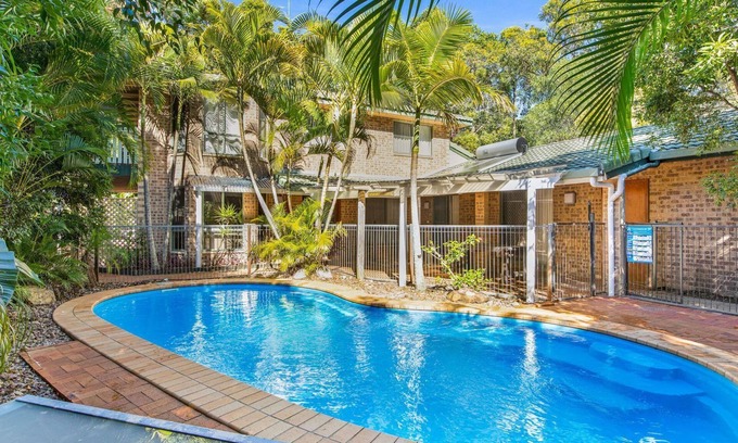 Rainbow Beach House | Amaroo - Rainbow Shores. Room For Everyone! Walk to the Beach! Pool
