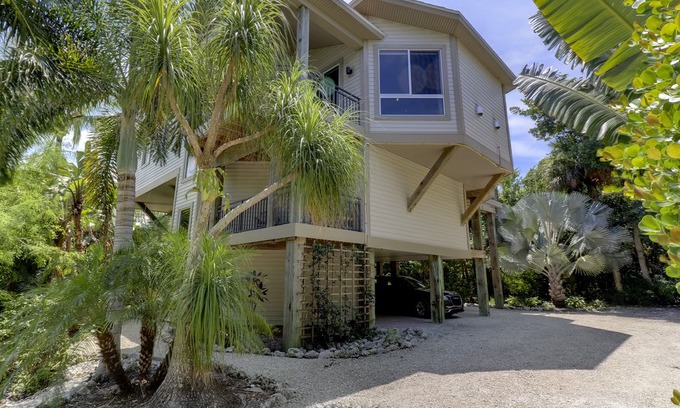 Gulf Pines House | Amatheia's Secret: Private Home in Gulf Pines with Rooftop Deck & Gulf Views!