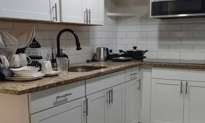 North Brunswick House | Amazing non smoking double bed apartment.