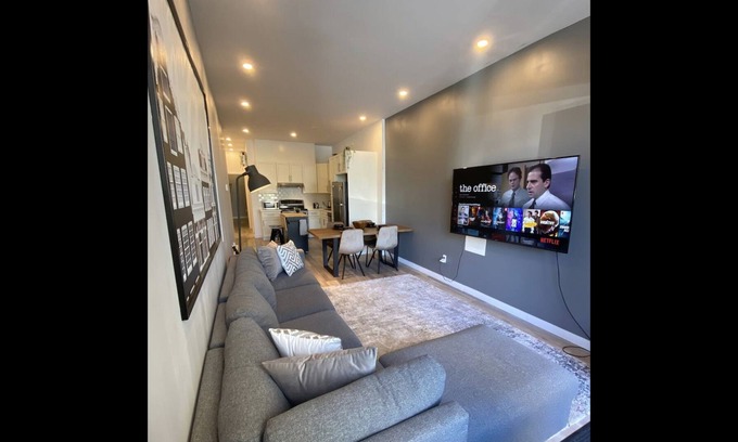 Mercier-Hochelaga-Maisonneuve Apartment | Amazing 1 bedroom 20 minutes from downtown
