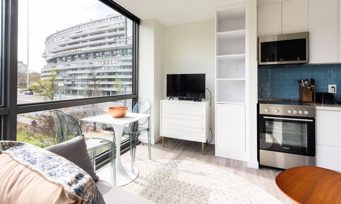 Foggy Bottom Apartment | Amazing 1BR in The Boathouse w/ Concierge + Gym