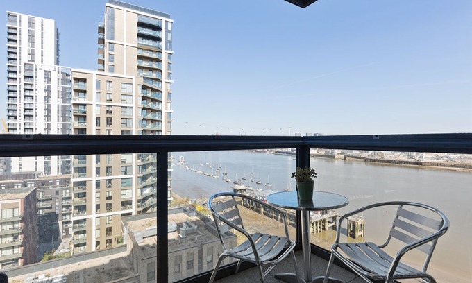 Peninsula Apartment | Amazing 2 Bed Apt w/Balcony nr O2 Arena and Excel