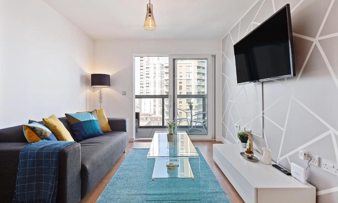 Peninsula Apartment | Amazing 2 Bed Apt w/Balcony nr O2 Arena