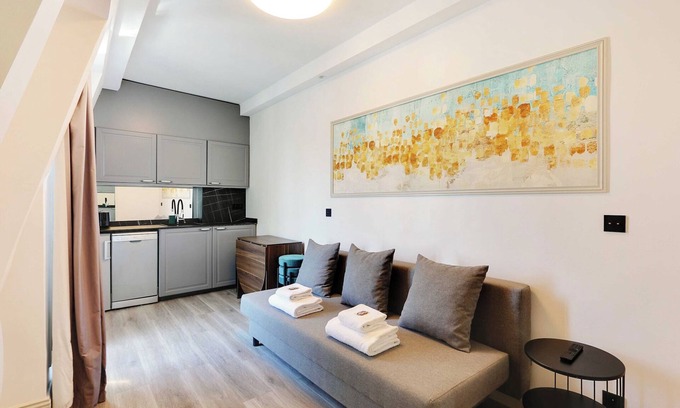 Quartier de la Roquette Apartment | Amazing 2BD/6P apt with A/C - Bastille