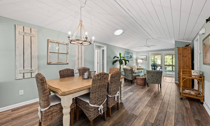Seabrook Island House | Amazing 3 BR/2BA Cottage, Amenity Cards Available!
