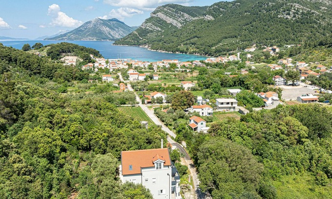 Zuljana Apartment | Amazing apartment in Zuljana with WiFi