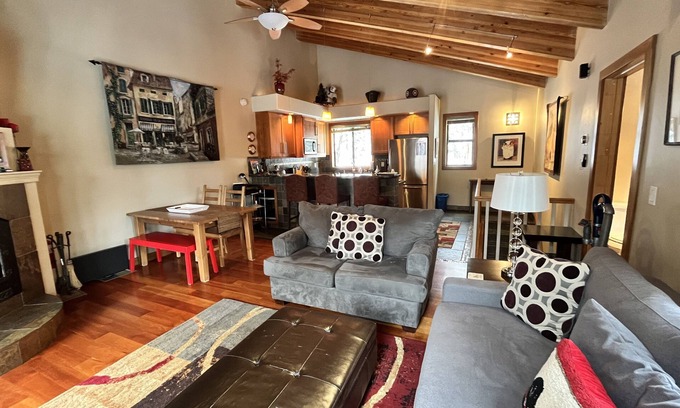 Truckee Condo | Amazing Aspen Grove Northstar Resort Chalet - Walk/Shuttle to Village - NPOA