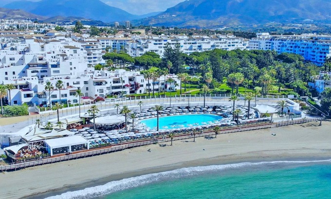 Guadalmina Villa | Amazing Beachfront Villa Heated Pool Marbella