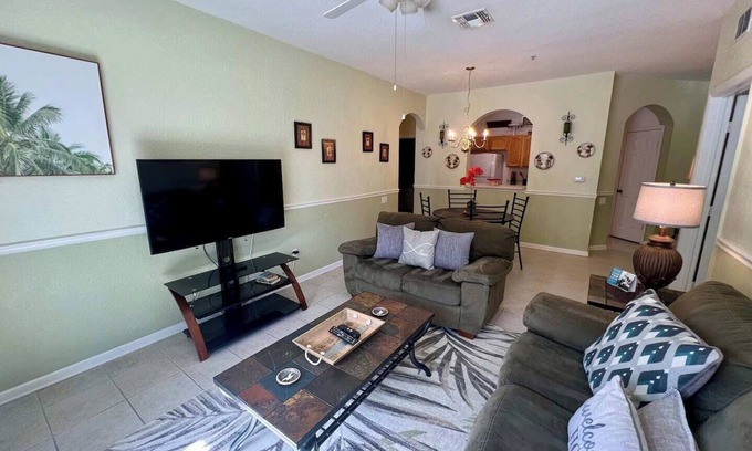 Windsor Hills Apartment | Amazing Condo 1st Floor! Near pool! Bring the whole family to this great place with lots of room for fun. Enjoy a vacation in our marvelous 2BR/2BTH located in Windsor Hills Resort! Enjoy the pool, jacuzzi, water park, cinema, gym, arcade