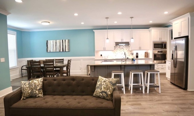 Durham House | Amazing Gem w/Balcony in Downtown Durham!