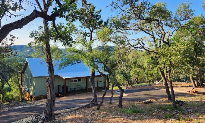 Canyon Lake Cabin | Amazing Hilltop Views - Near Tubing, Lake and Whitewater Amphitheater - Hot Tub