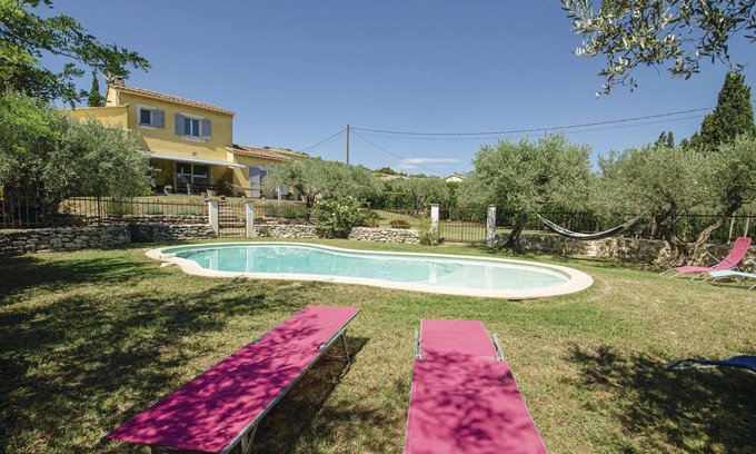 Caumont-sur-Durance House | Amazing home in Caumont sur Durance