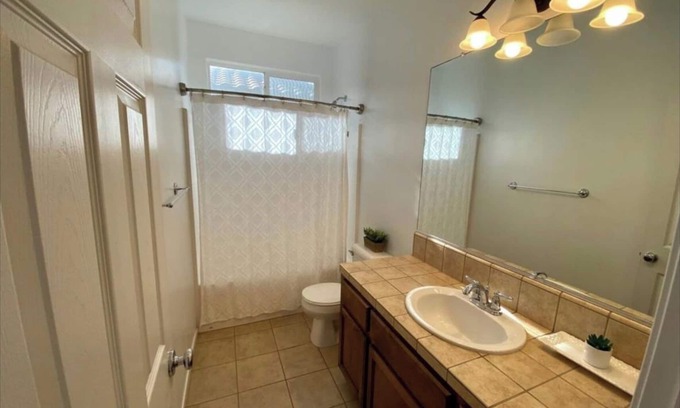 Rosedale House | Amazing Home close to Golf course and Soccer field